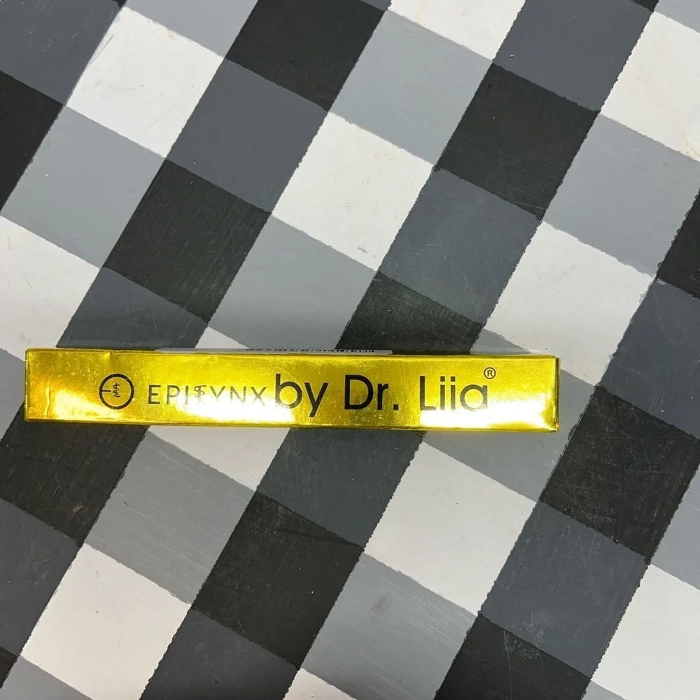 Dr Liia Eye liner Pencil